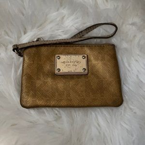Well loved Michael Kors change / wallet purse